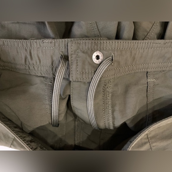 The North Face Aphrodite Capri Pants green Size 6 TNF hiking everyday 5 pockets - Picture 7 of 9